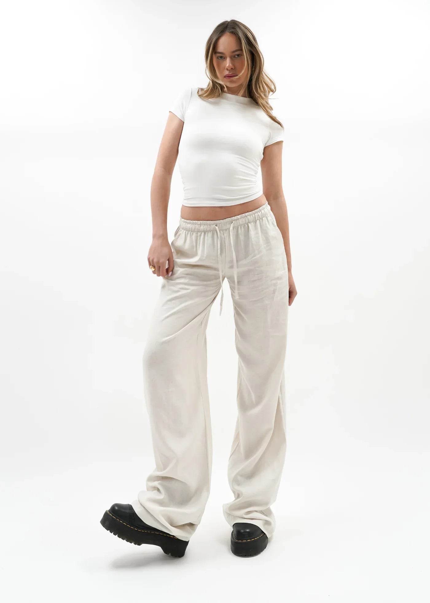 Low waist linen pants beige